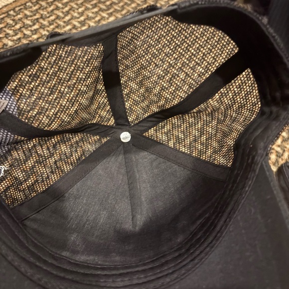 Nike Hats & More - Picture 3 of 6